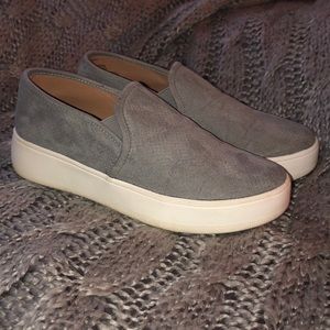 Like new grey Steve Madden platform sneakers